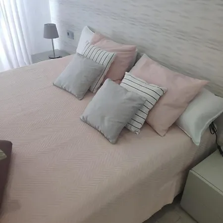 Ocean Garden, Heated Pool, Sunny Terrace,fast Wifi 阿德耶