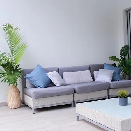 Ocean Garden, Heated Pool, Sunny Terrace,fast Wifi * 阿德耶