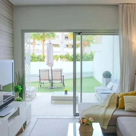 公寓 Ocean Garden, Heated Pool, Sunny Terrace,fast Wifi 阿德耶