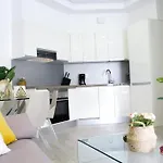 Ocean Garden, Heated Pool, Sunny Terrace,fast Wifi Apartment