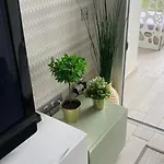 Ocean Garden, Heated Pool, Sunny Terrace,fast Wifi Apartment