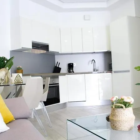 Ocean Garden, Heated Pool, Sunny Terrace,fast Wifi דירה